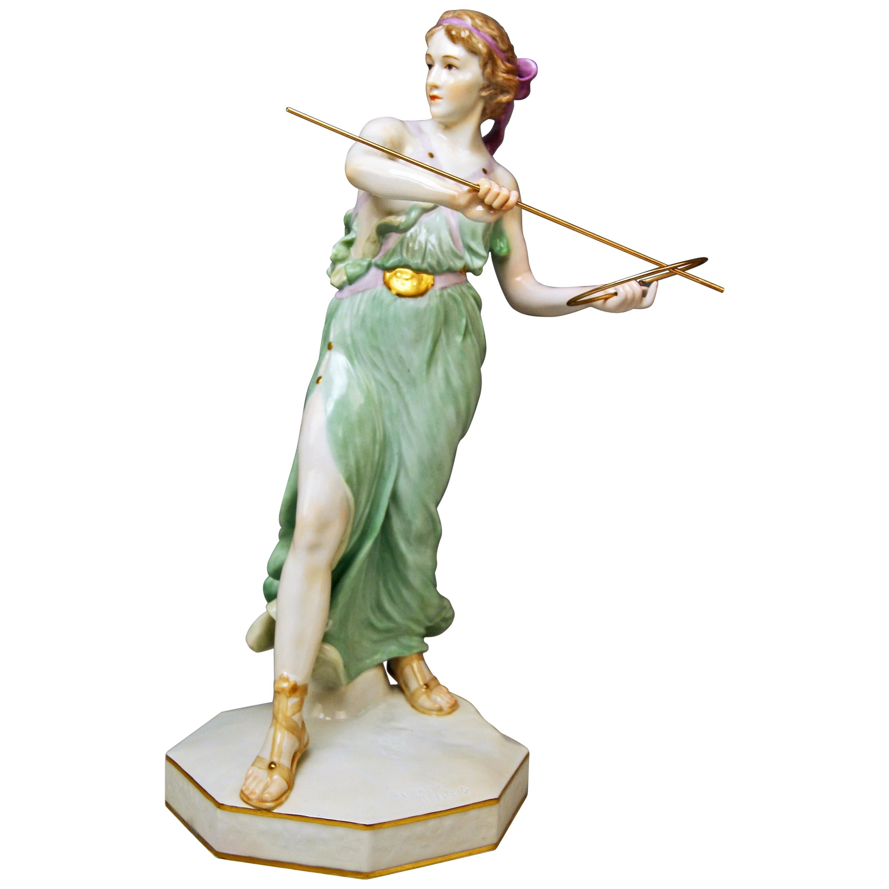 Meissen Figurine Girl Throwing Hoop Reifenspielerin A 235 by R. Boeltzig