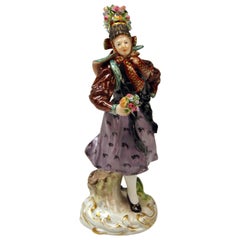 Antique Meissen Figurine Peasant Woman Hormetjungfer Model Q 190 B by Hugo Spieler, 1900