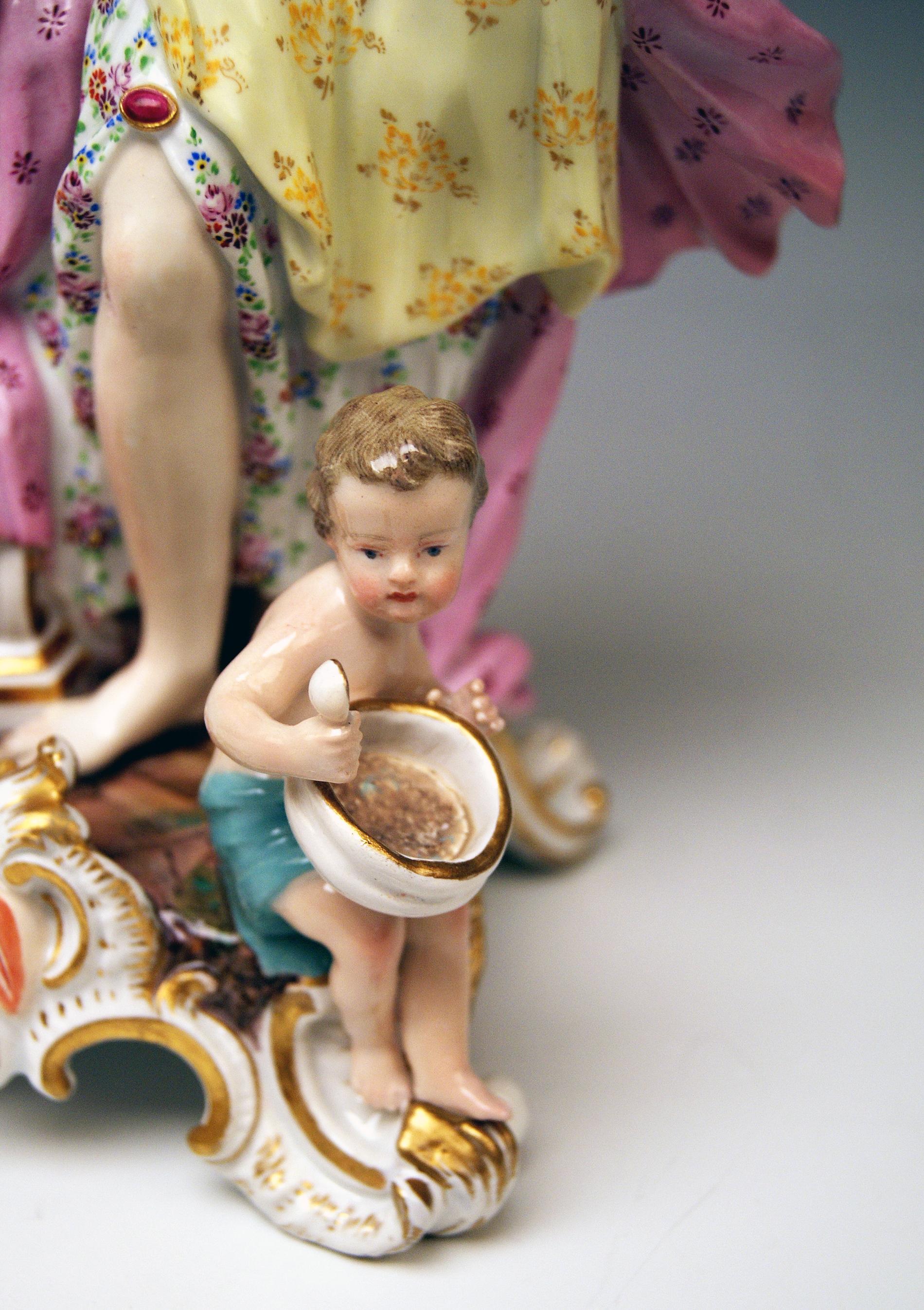 Meissen Figurines Allegory of Taste Model 1042 by Eberlein Made circa 1860 In Good Condition In Vienna, AT