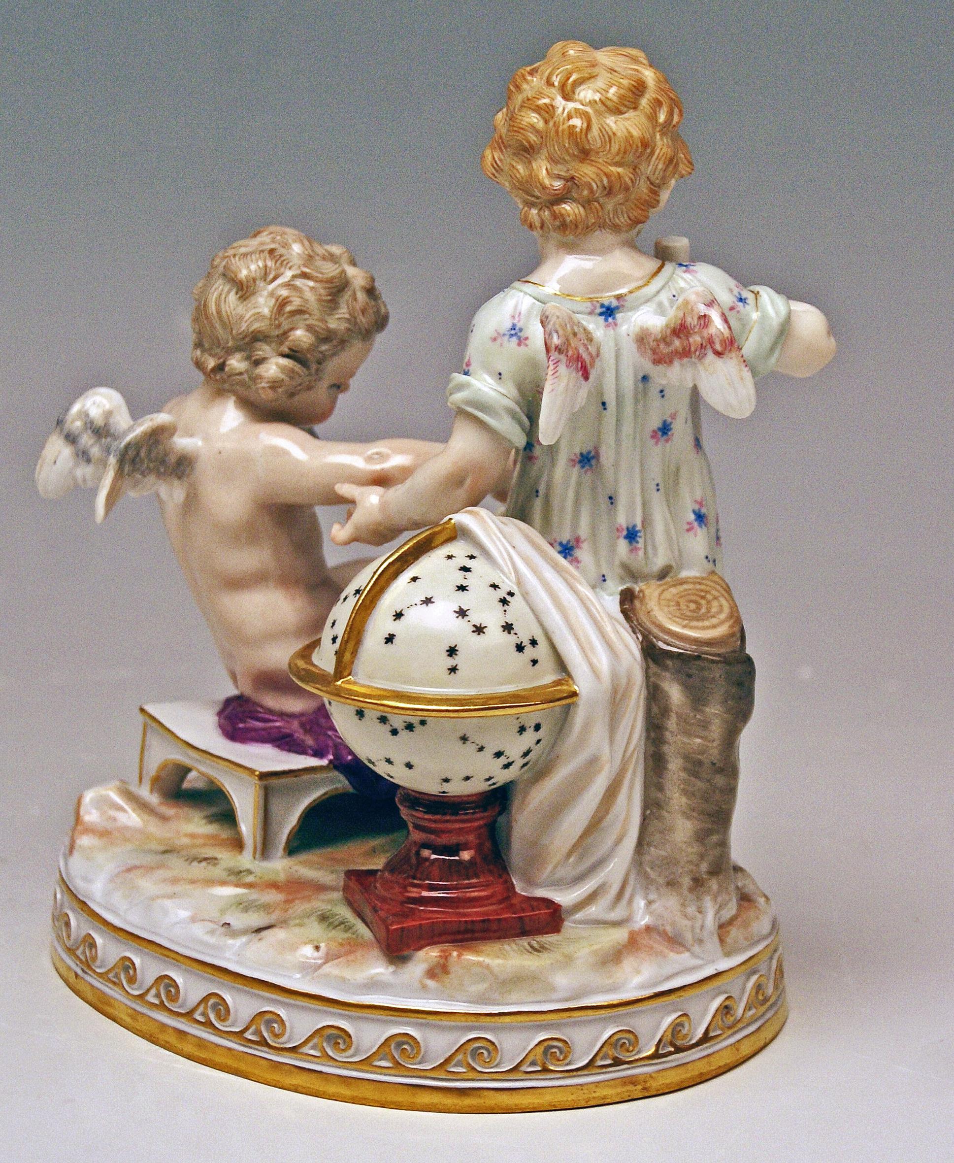 Rococo Figurines de chérubins de Meissen Allégorie de la géométrie Modèle C47, Acier Fabriqué vers 1870 en vente