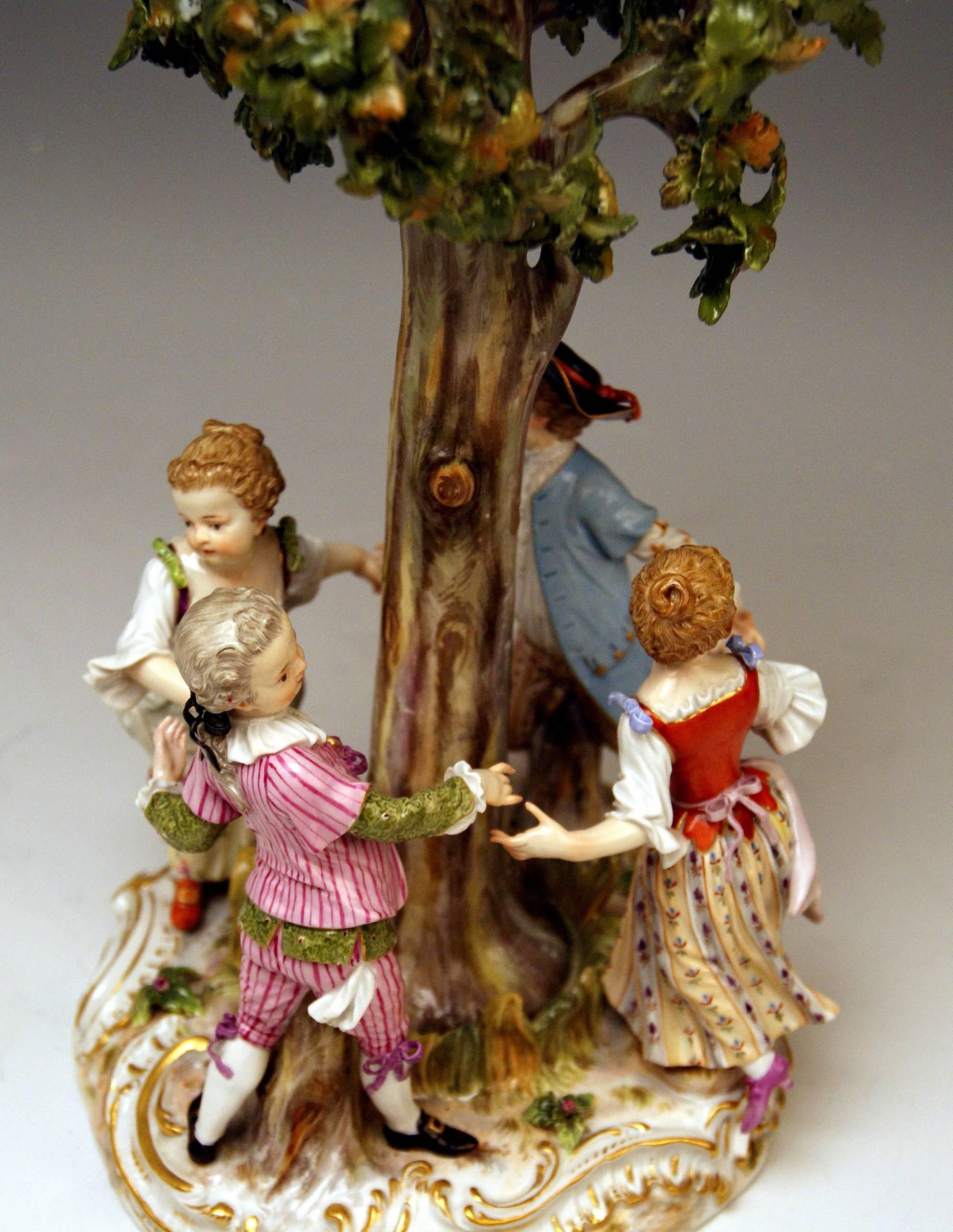 Porcelain Meissen Figurines Gardener Children under a Tree Model 2728, Kaendler circa 1850