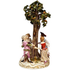 Meissen Figurines Gardener Children under a Tree Model 2728, Kaendler circa 1850