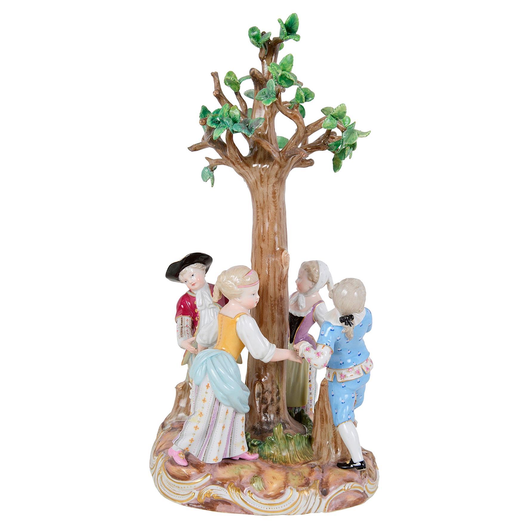 Figurines de Meissen - Enfants de garde dansant autour d'un arbre, XIXe siècle