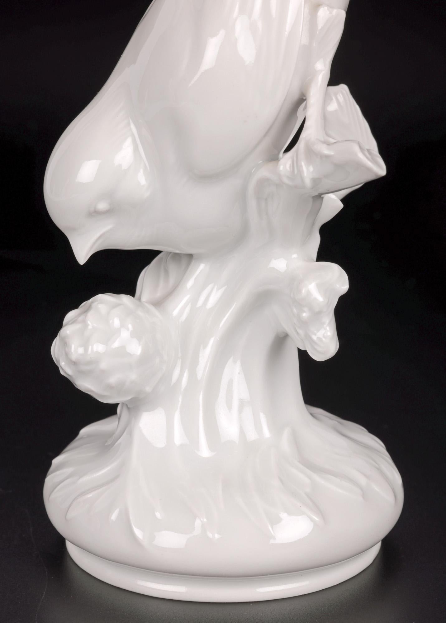Mid-Century Modern Figure d'oiseau de jardin en porcelaine allemande Weiss de Meissen en vente