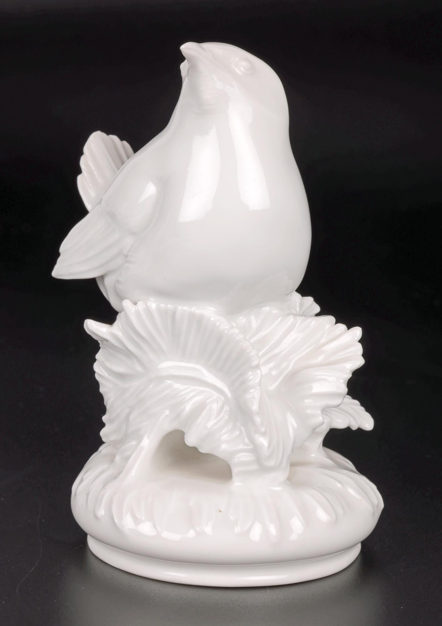 Meissen German Weiss Porcelain Garden Bird Figure In Good Condition For Sale In Bishop's Stortford, Hertfordshire