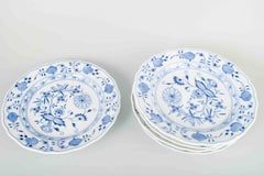 Meissen, Germany. 6 porcelain dinner plates with “Blue Onion” pattern.