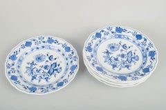 Meissen, Germany. 6 porcelain salad plates. “Blue Onion” pattern. Late 20th C.
