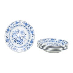 Meissen, Germany. 6 porcelain salad plates. “Blue Onion” pattern. Late 20th C.