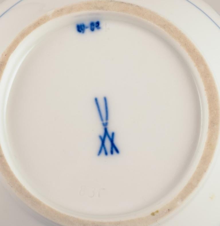 Meissen, Alemania. Patrón Cebolla Azul. Bombonera de porcelana. en venta 2