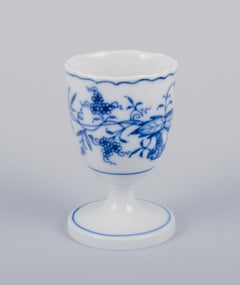 Meissen, Germany. Blue Onion pattern. Five egg cups in porcelain.