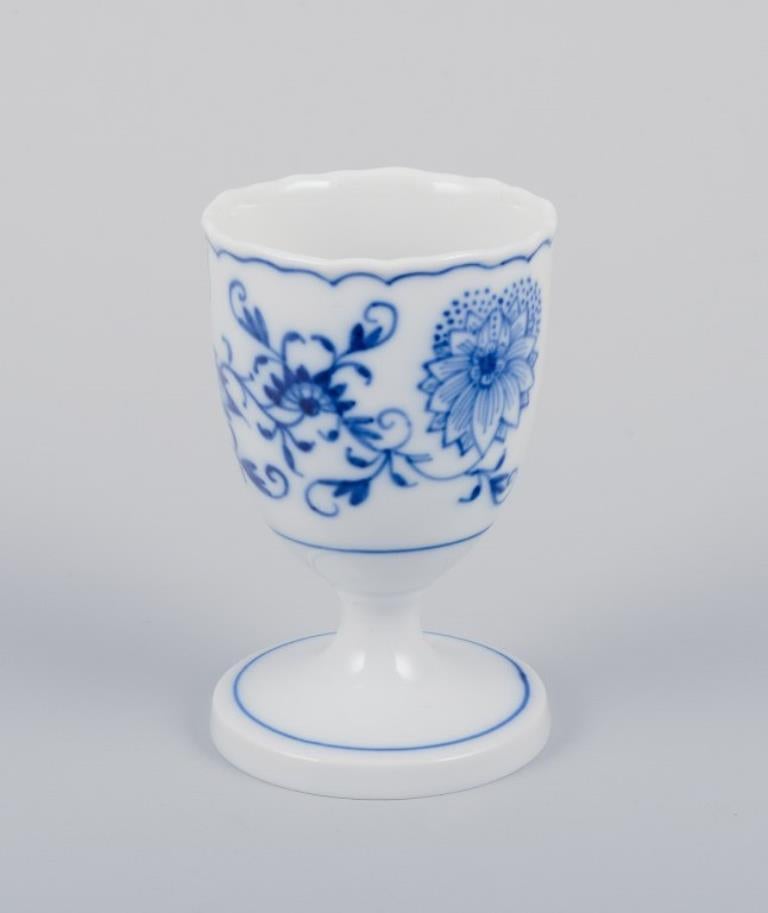 Meissen, Germany. Blue Onion pattern. Five egg cups in porcelain. In Excellent Condition In København, Copenhagen