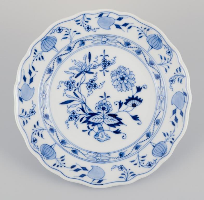 Tedesco Meissen, Germania. Modello Blue Onion. Cinque piatti in porcellana. in vendita