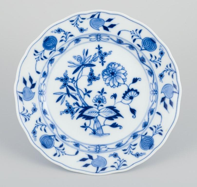 Meissen, Alemania. Patrón Cebolla Azul. Cuatro platos de cena antiguos.
Finales del siglo XIX.
Tercera calidad de fábrica.
En perfecto estado.
Dimensiones: D 24,5 cm.