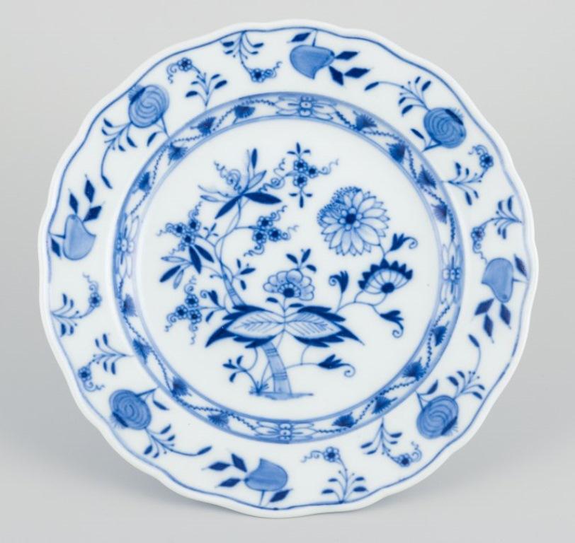 Meissen, Alemania. Patrón Cebolla Azul. Cuatro platos de cena antiguos. Finales del siglo XIX Pintado a mano en venta