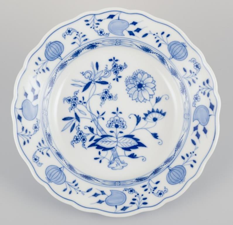 Tedesco Meissen, Germania. Modello Blue Onion. Quattro grandi piatti profondi. in vendita