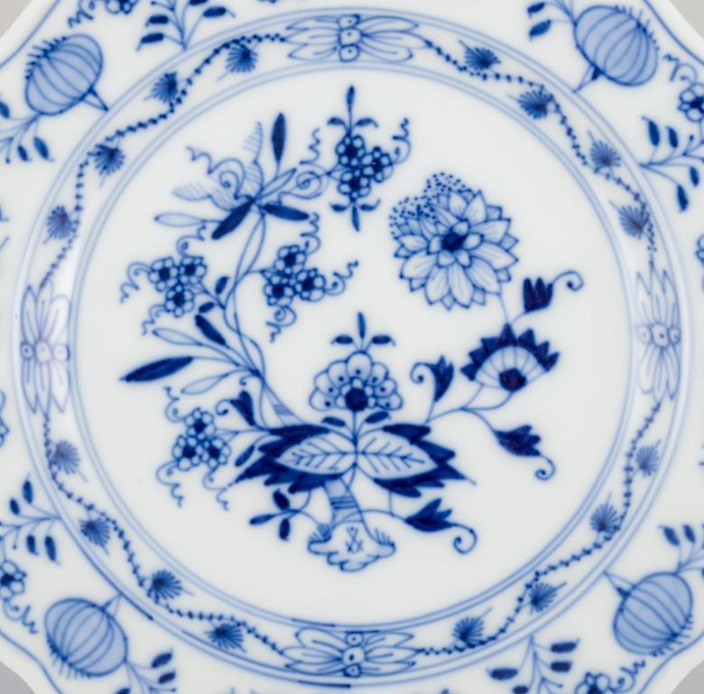 Meissen, Alemania. Patrón Cebolla Azul. Cuatro platos de porcelana. siglo XX