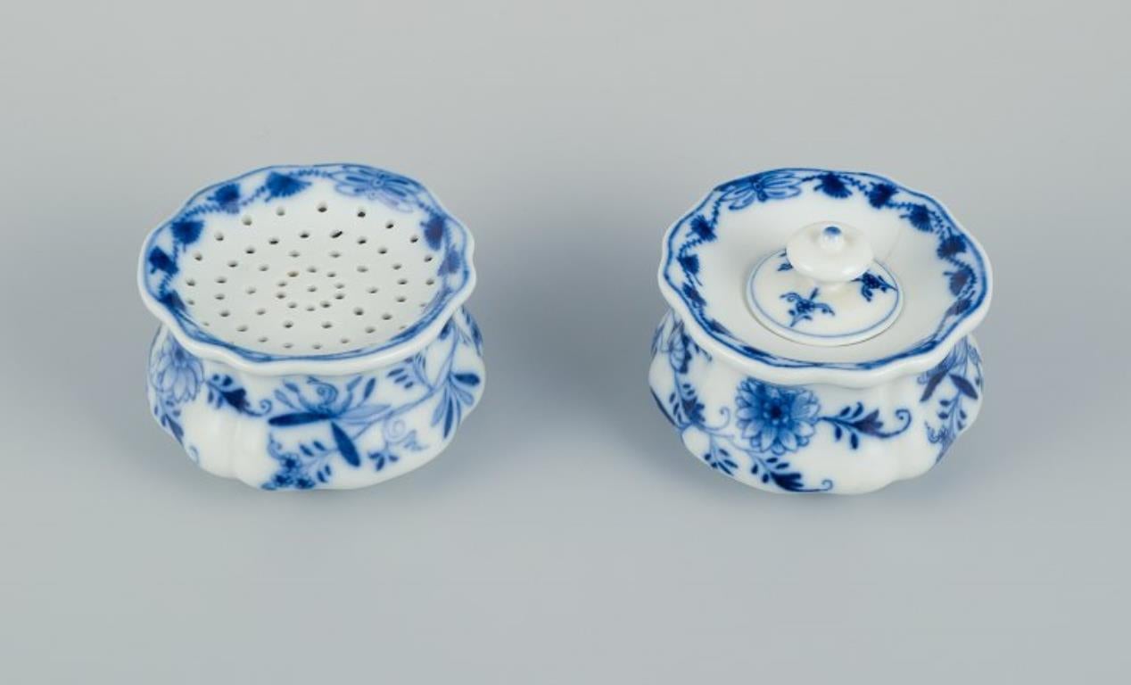Tedesco Meissen, Germania. Calamaio in porcellana con motivo Blue Onion. in vendita