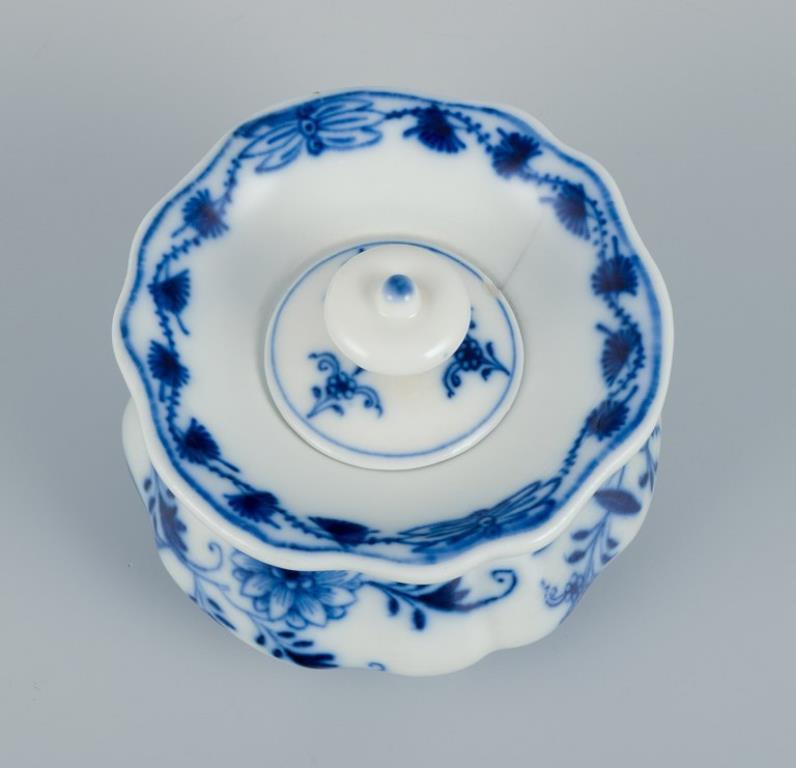 Meissen, Germania. Calamaio in porcellana con motivo Blue Onion. In condizioni buone in vendita a København, Copenhagen