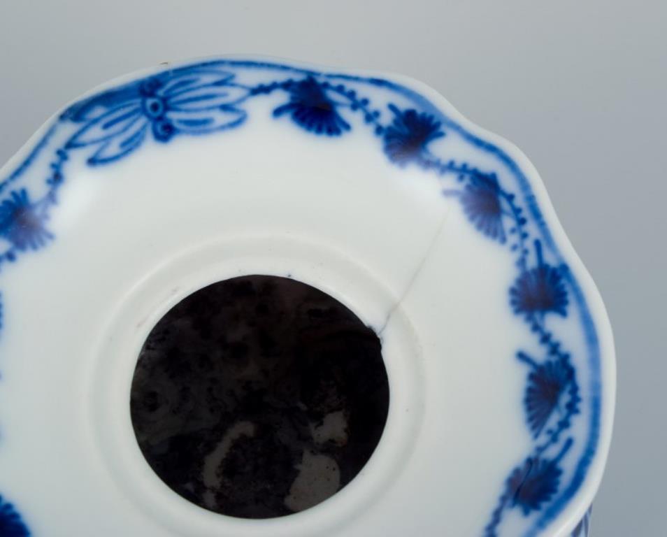 XIX secolo Meissen, Germania. Calamaio in porcellana con motivo Blue Onion. in vendita
