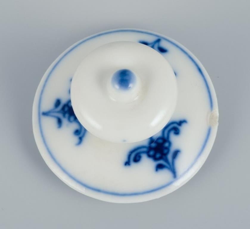 Porcellana Meissen, Germania. Calamaio in porcellana con motivo Blue Onion. in vendita