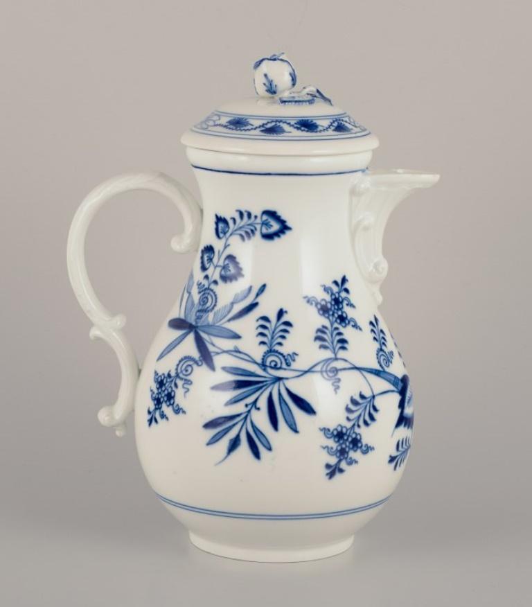 Tedesco Meissen, Germania. Modello Blue Onion. Grande caffettiera in porcellana. in vendita