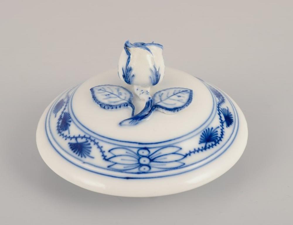 Meissen, Germania. Modello Blue Onion. Grande caffettiera in porcellana. In condizioni buone in vendita a Copenhagen, DK