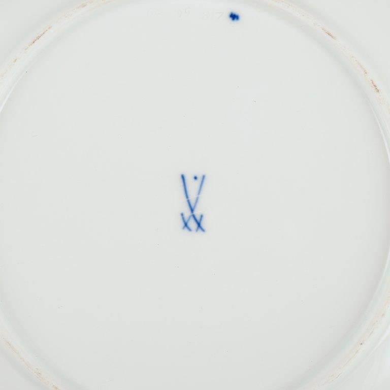 Meissen, Alemania. Patrón Cebolla Azul. Gran plato redondo abierto de encaje. siglo XX en venta