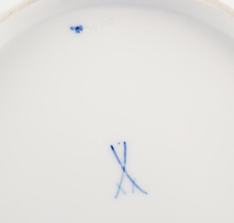Meissen, Germany. Blue Onion pattern. Large square bowl. Approx. 1900 For Sale 1