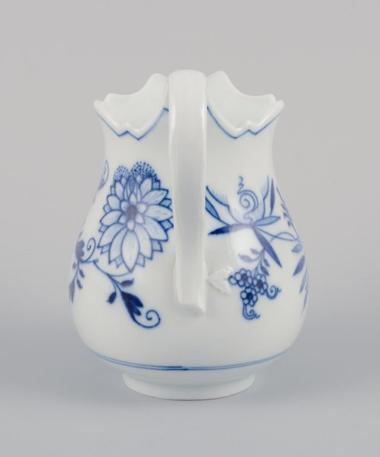 Meissen, Alemania. Patrón Cebolla Azul. Jarra de leche. Pintado a mano en azul. Porcelana en venta