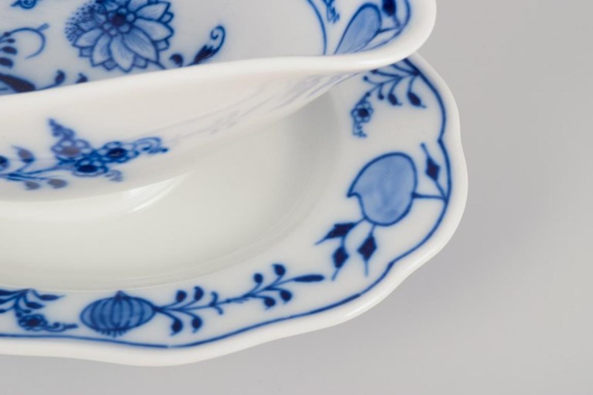 Mid-20th Century Meissen, Germany. Blue Onion pattern sauce boat with two handles. For Sale