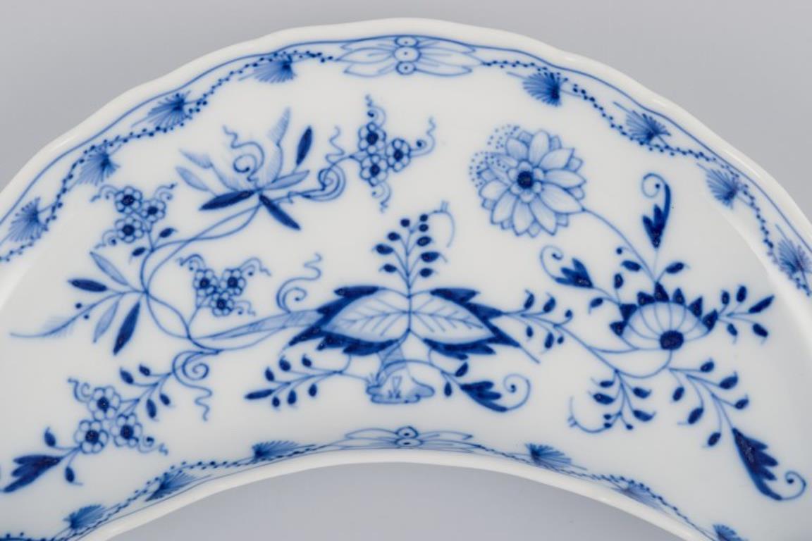 Meissen, Alemania. Patrón Cebolla Azul. Juego de cinco platos de porcelana. Alemán en venta