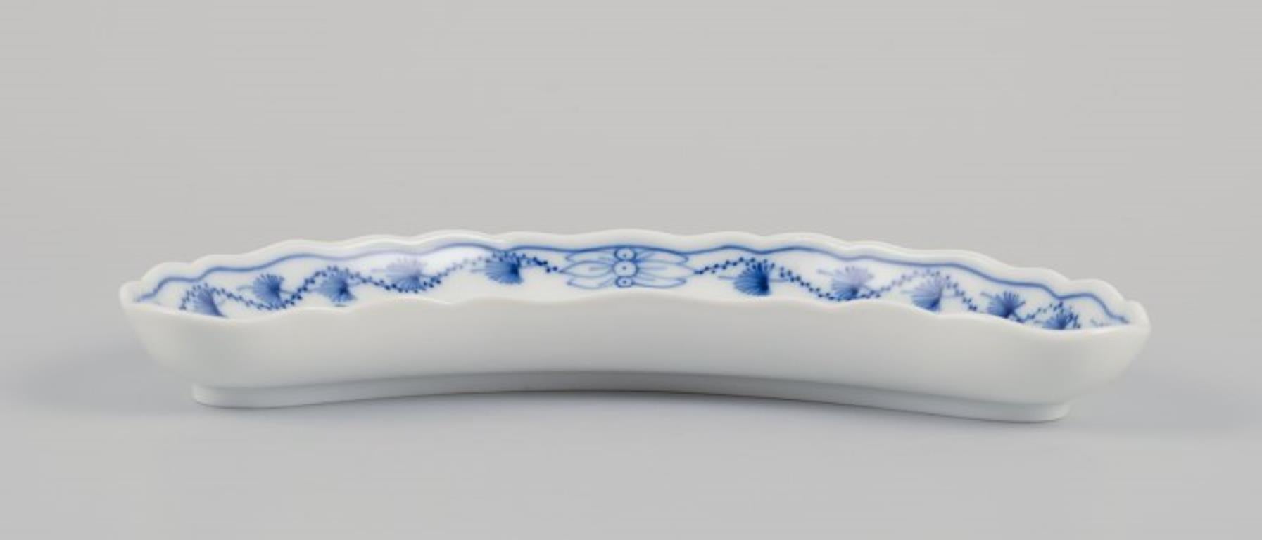 Meissen, Alemania. Patrón Cebolla Azul. Juego de cinco platos de porcelana. en Excelente estado para la venta en Copenhagen, DK