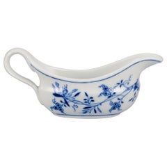Vintage Meissen, Germany. Blue Onion pattern small gravy boat.