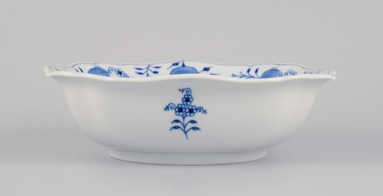 Meissen, Germany. Blue Onion pattern square bowl. Hand-painted porcelain.
Approximately from the 1930s.
Marked.
Fourth factory quality.
In perfect condition.
Dimensions: Diameter 22.0 cm x Height 7.0 cm.

