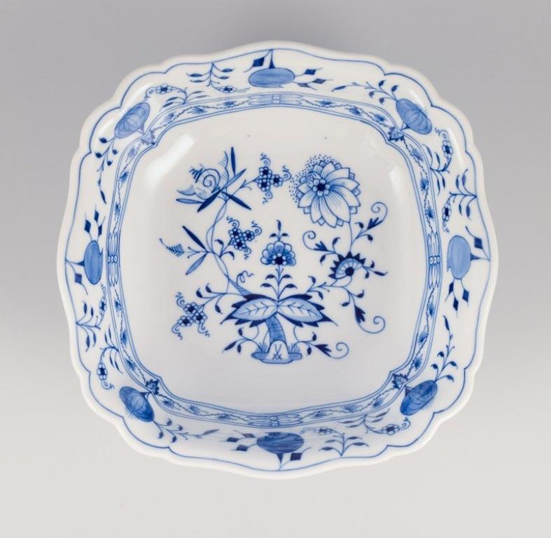 Meissen, Germany. Blue Onion pattern square bowl. Hand-painted porcelain.  In Excellent Condition In Copenhagen, DK