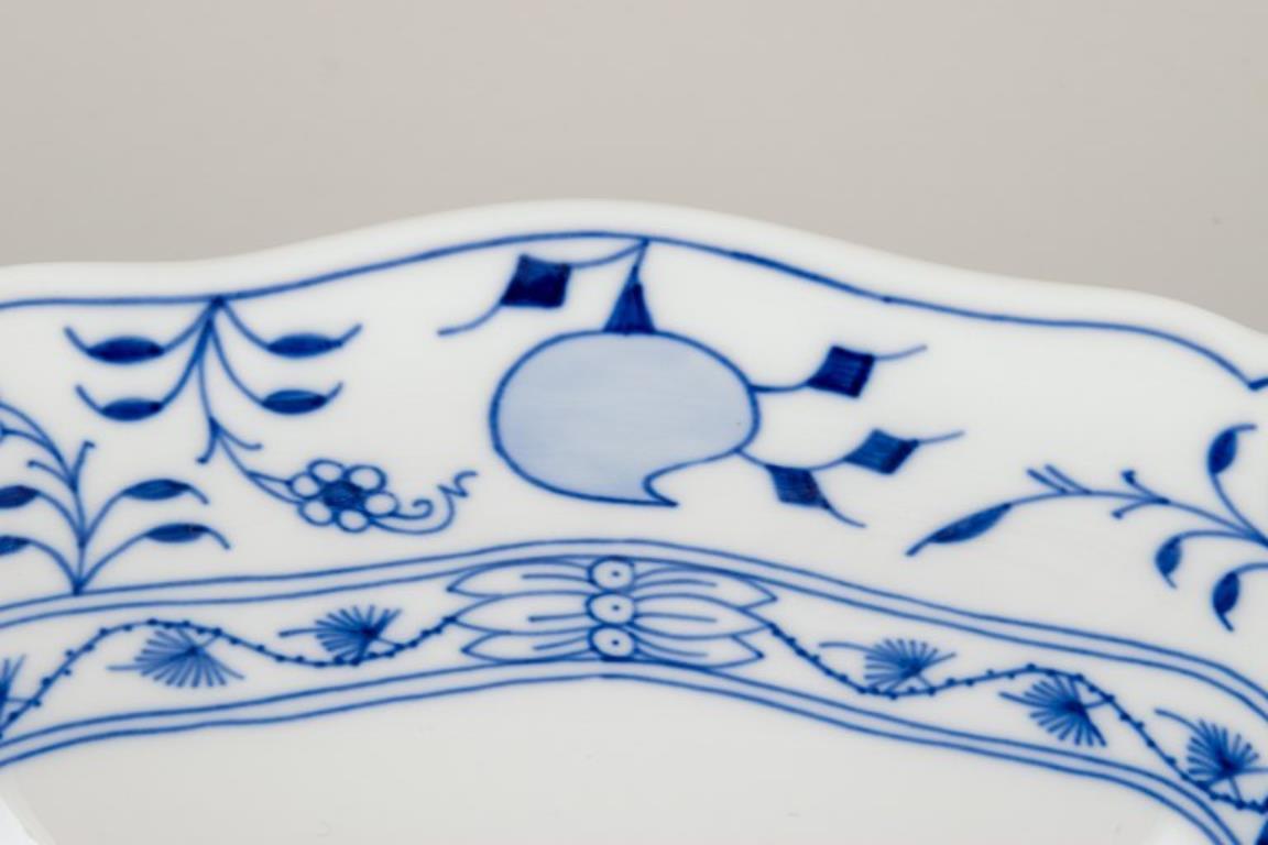 Meissen, Alemania. Cuenco cuadrado con dibujo de cebolla azul. Porcelana pintada a mano. en Excelente estado para la venta en Copenhagen, DK