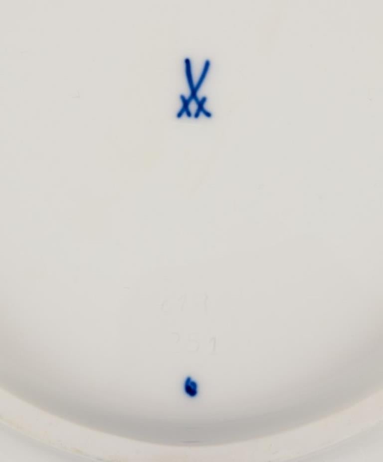 Meissen, Alemania. Cuenco cuadrado con dibujo de cebolla azul. Porcelana pintada a mano. siglo XX en venta