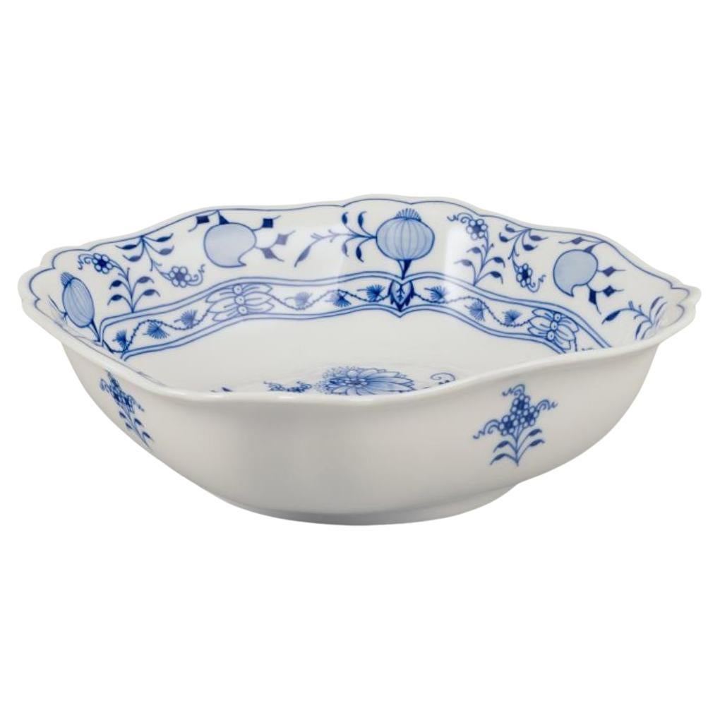 Meissen, Alemania. Cuenco cuadrado con dibujo de cebolla azul. Porcelana pintada a mano.