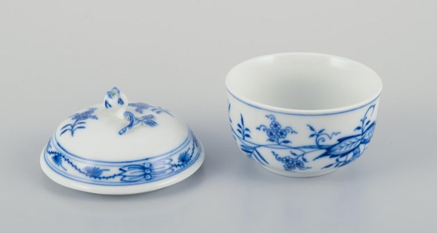 Hand-Painted Meissen, Germany, Blue Onion pattern sugar bowl and bowl. MId-20th C. For Sale