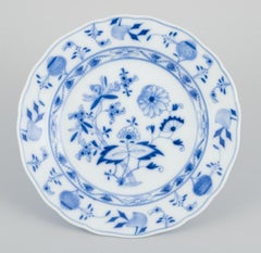 Meissen, Germany. Blue Onion pattern. Three antique dinner plates. Late 19th C.