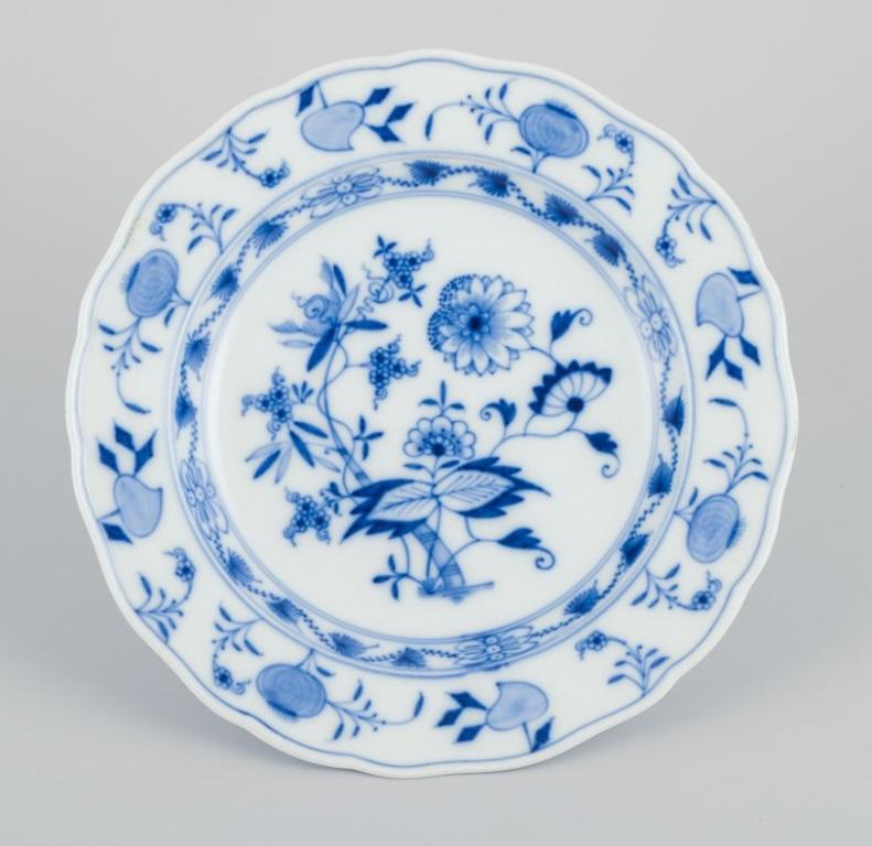 Meißen, Deutschland. Blue Onion-Muster. Drei antike Essteller. Ende 19. Jh. im Zustand „Hervorragend“ im Angebot in Copenhagen, DK