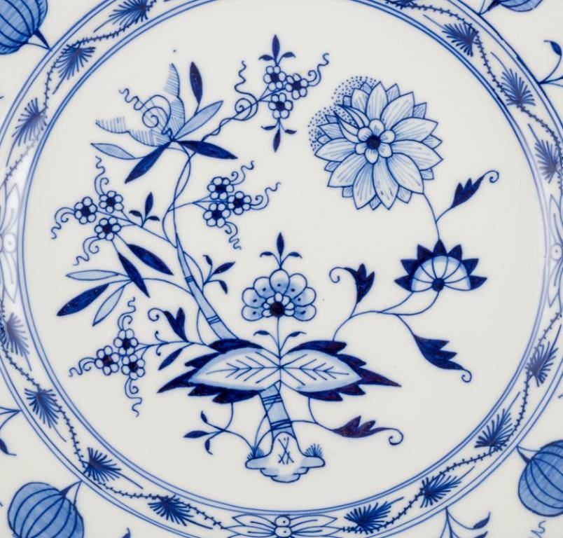 Meissen, Alemania. Patrón Cebolla Azul. Tres platos hondos. en Excelente estado para la venta en Copenhagen, DK