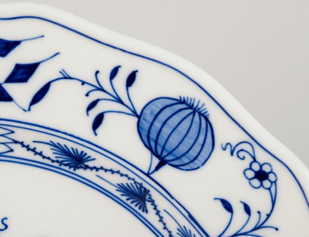 Meissen, Alemania. Patrón Cebolla Azul. Tres platos hondos. siglo XX en venta
