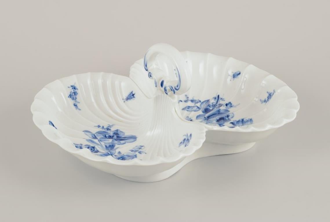 Meissen, Alemania. Bandeja de cabaret con asas de porcelana. Aprox. 1900 Alemán