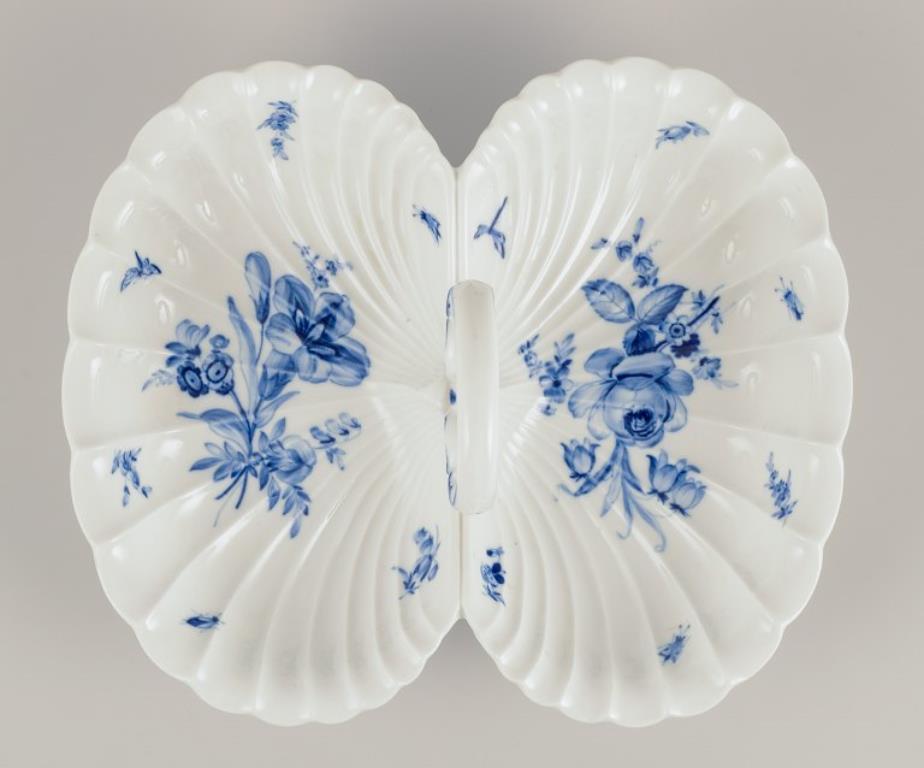 Meissen, Alemania. Bandeja de cabaret con asas de porcelana. Aprox. 1900 en Excelente Estado en Copenhagen, DK