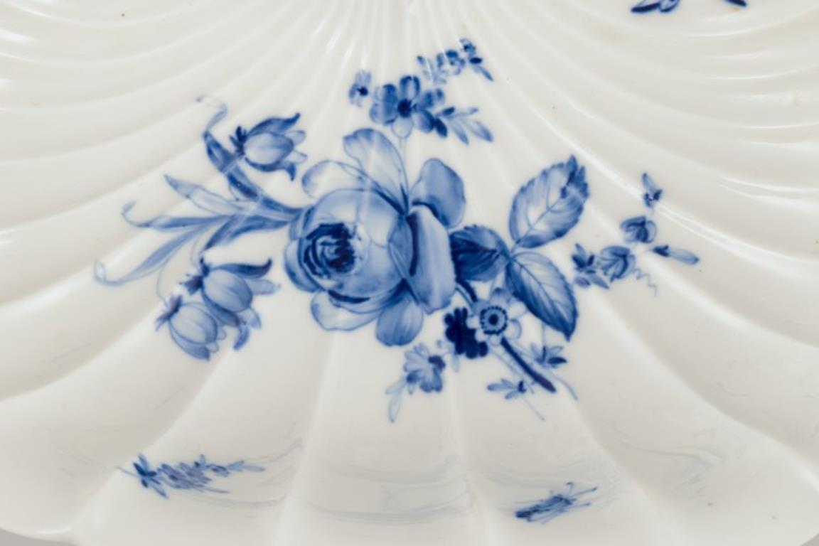 Meissen, Alemania. Bandeja de cabaret con asas de porcelana. Aprox. 1900 Porcelana