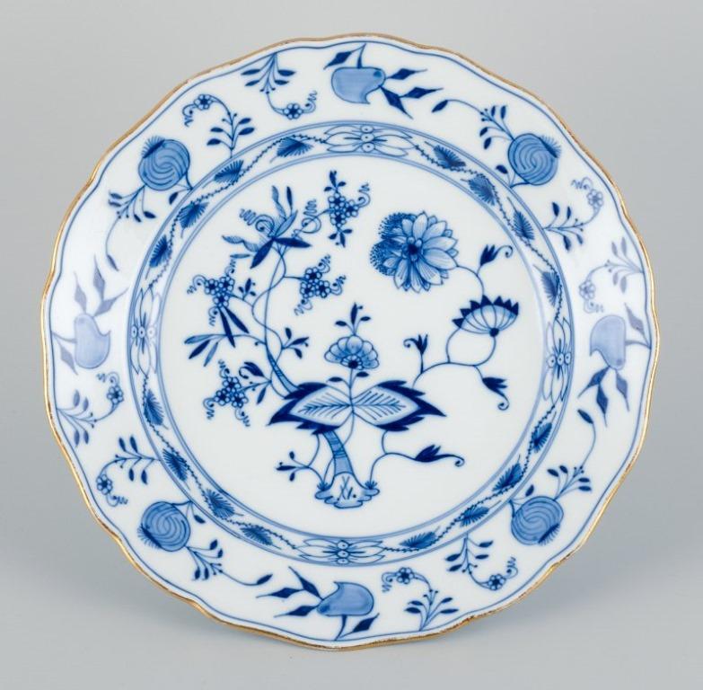 Hand-Painted Meissen, Germany. Five Blue Onion Pattern Dinner Plates