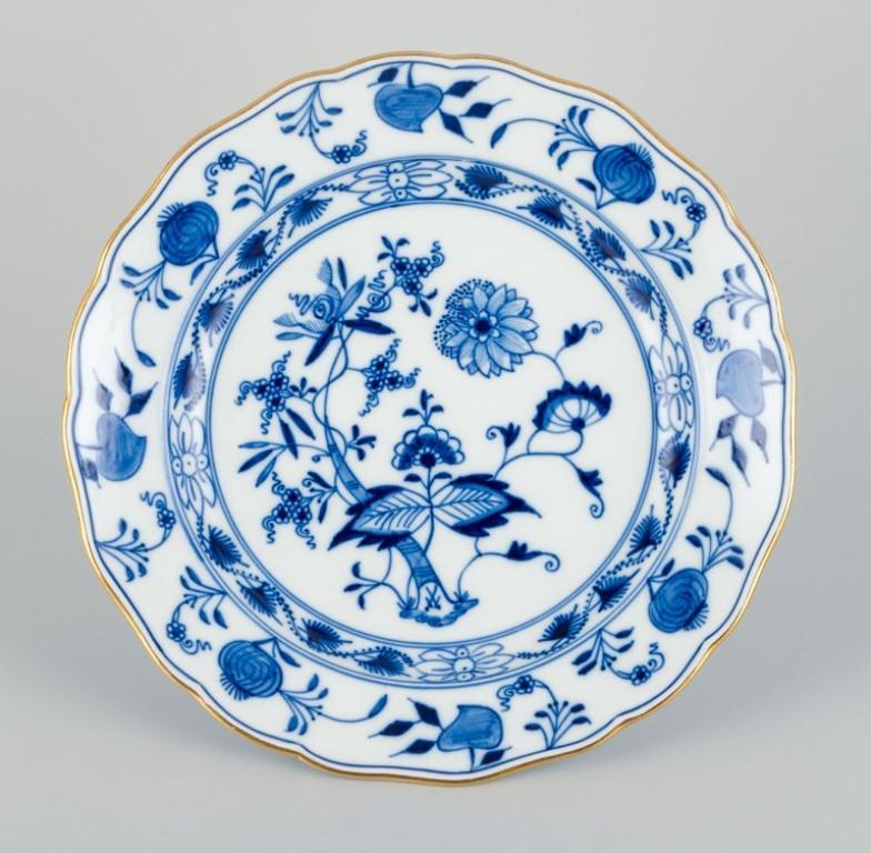 20th Century Meissen, Germany. Five Blue Onion Pattern Dinner Plates