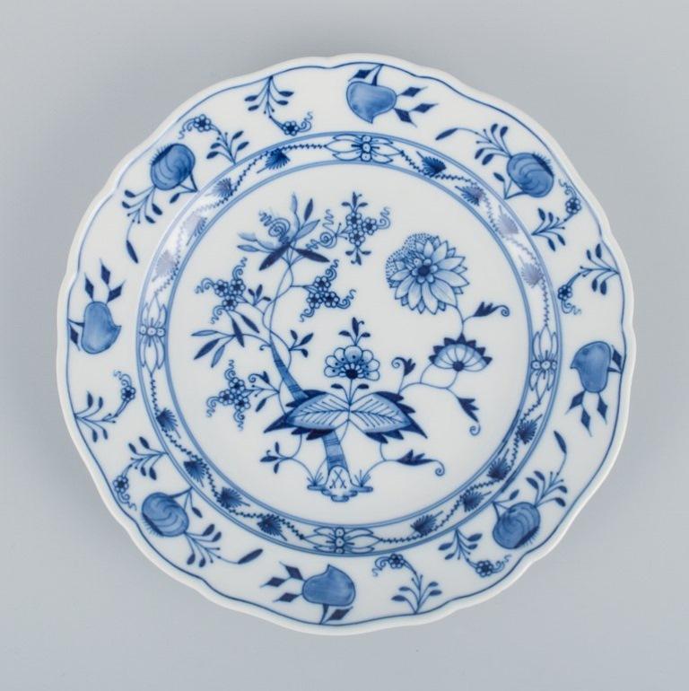 Meissen, Germany, Five Blue Onion Pattern Lunch Plates In Excellent Condition In Copenhagen, DK