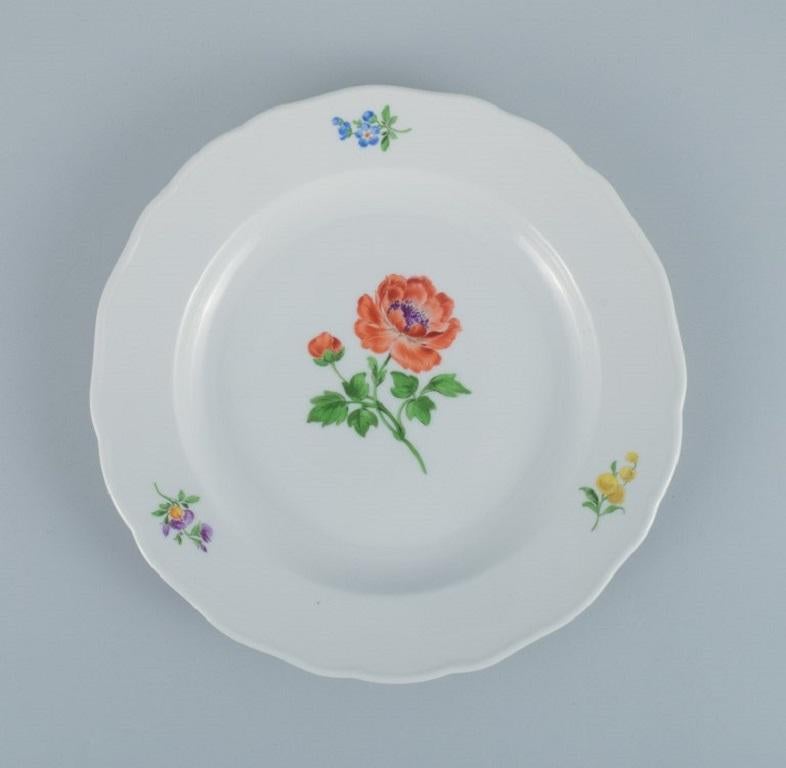 Meissen, Germany.
Five porcelain dinner plates decorated with flowers.
Early 20th century.
In excellent condition.
Signed.
Third factory quality.
Measurements: D 24.5 cm.